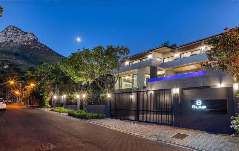 6 Bedroom Property for Sale in Camps Bay Western Cape